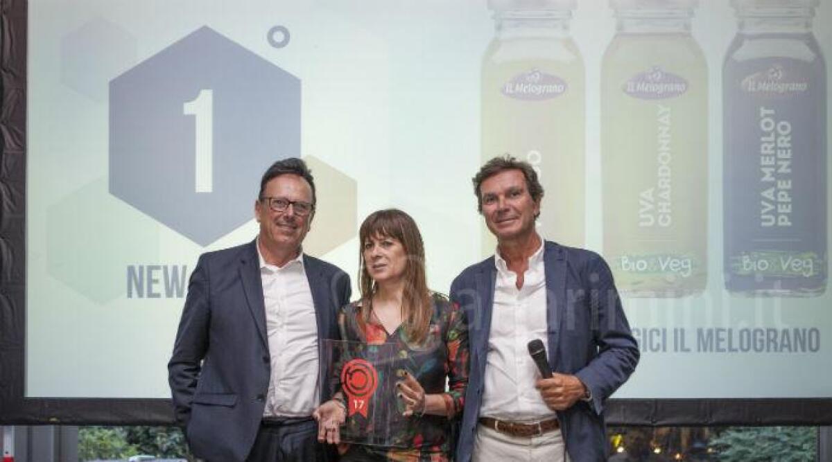 Succhi biologici, il Melograno di Santarcangelo vince il primo premio per il prodotto pi&ugrave; innovativo - 