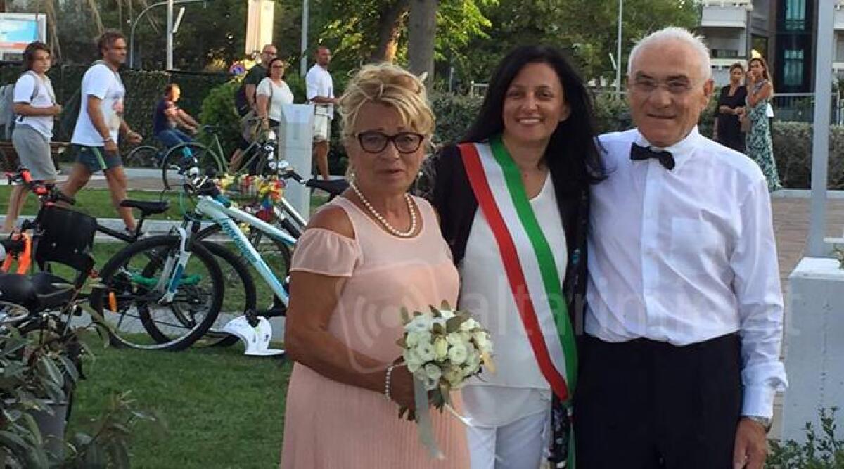 Riccione, celebrate al bagno 68 le Nozze d'oro di Pietro e Natalina - 