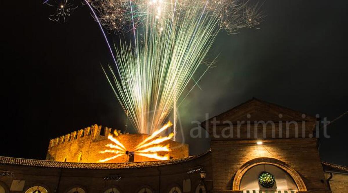 Oltre 15.000 visitatori a Mondaino per il 'Palio del Daino', trionfa Montebello con Tamburini e Sanchini -