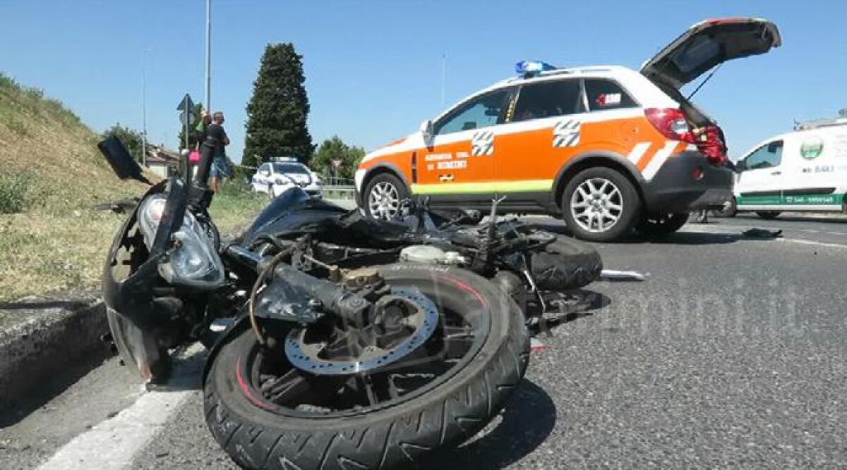 VIDEO: grave 19enne, travolto in moto da un furgone. Ancora un incidente sulla via Emilia a Santarcangelo -