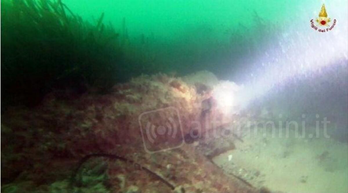 Una vacanza quasi 'esplosiva'. Fatta brillare la bomba ritrovata da quattro ragazzi romagnoli - 