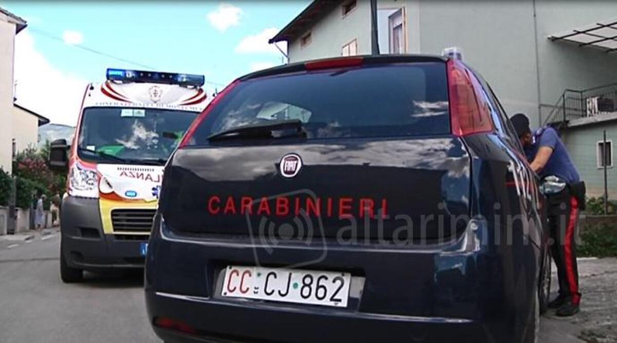 Spaventoso volo da 5 metri nel vuoto, 17enne cade dal terrazzo di un hotel di Riccione. E' grave - 