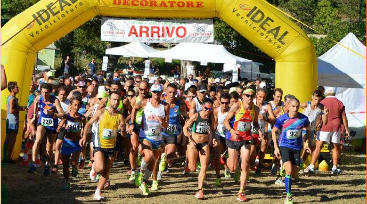 Le 7 borgate macianesi fanno 700 corridori, spettacolo podismo: De Francesco vince davanti a Borghini del Td Rimini -