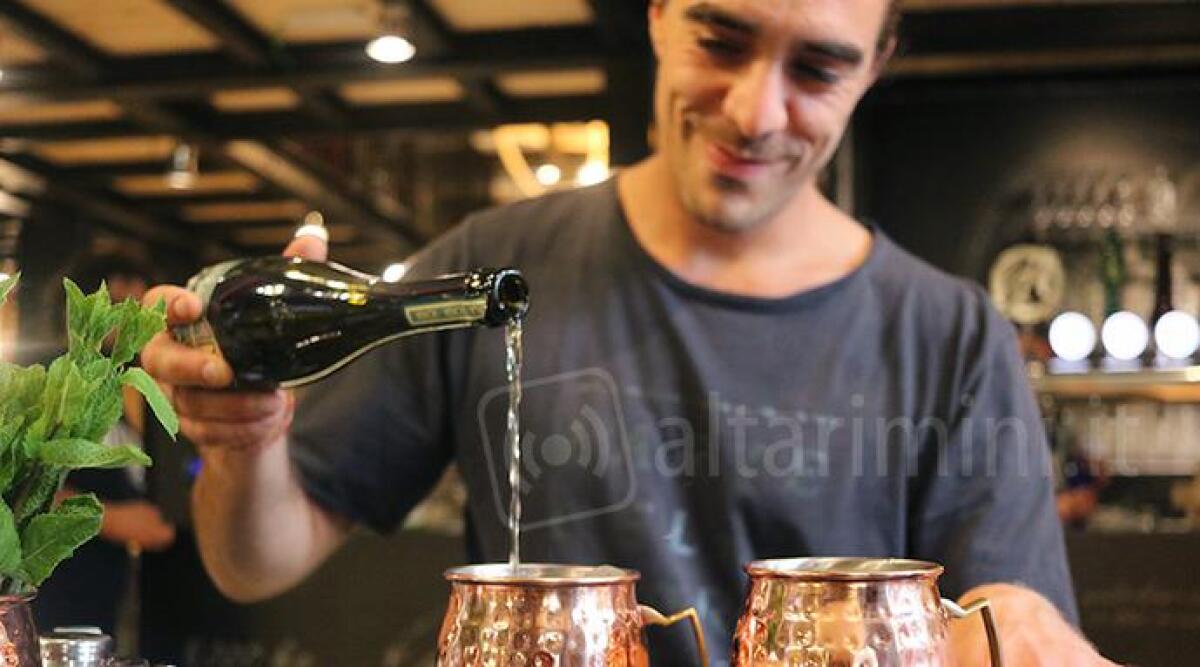 Riccione, serata di cocktails con birra e musica dal vivo mercoled&igrave; 9 agosto all'Amarcord Italian Gourmet Pub - 