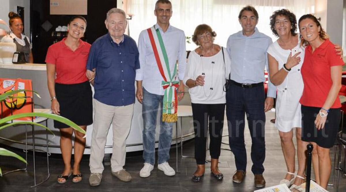 In vacanza a Rimini da 40 e 70 anni: le storie di Nunzio e Sabina e di Giuliana - 
