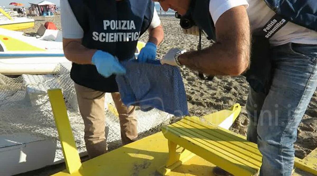 VIDEO: stuprata davanti al marito, orrore sulla spiaggia di Rimini. Ricercati gli aggressori -