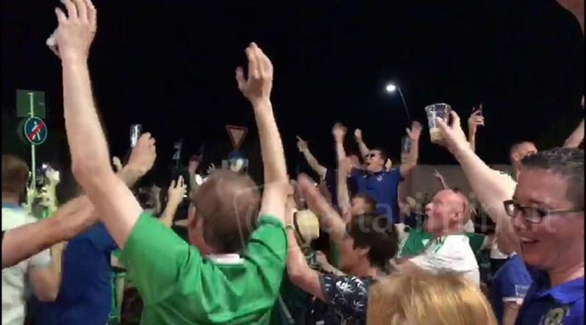 VIDEO: canti e tante birre, arrivati a Rimini i tifosi dell'Irlanda. Bounty preso d'assalto dai nordici -