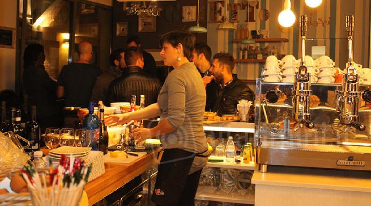 'Locale frequentato da cocainomani': frase postata su Instagram si trasforma in denuncia per diffamazione - 