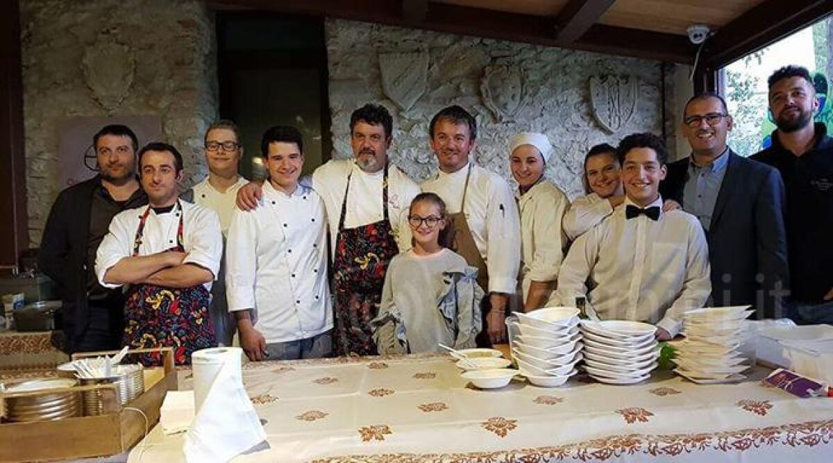 Gli studenti dell'Alberghiero Tonino Guerra di Novafeltria incontrano gli Chef stellati - 