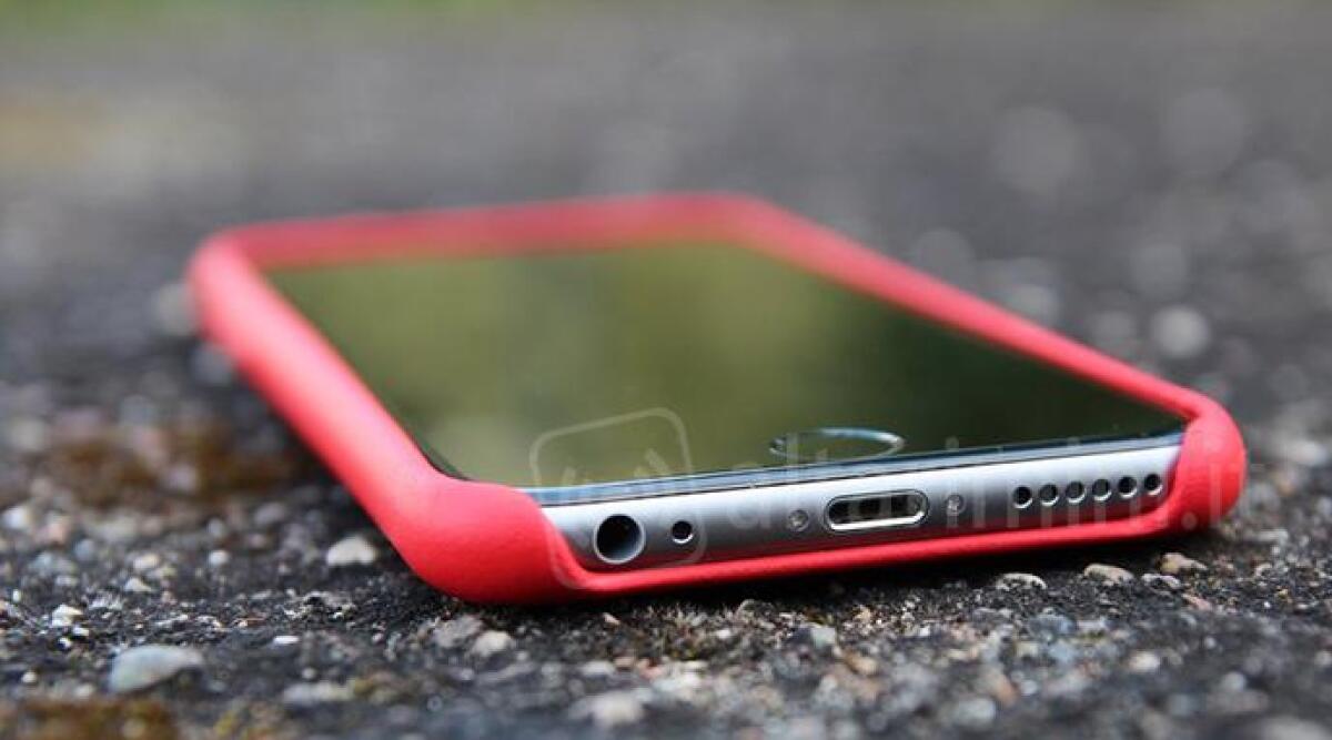 Rimini: il deposito scoppia, tra gli oggetti smarriti due Iphone 7, GoPro e bici da corsa. A maggio vanno all'asta - 