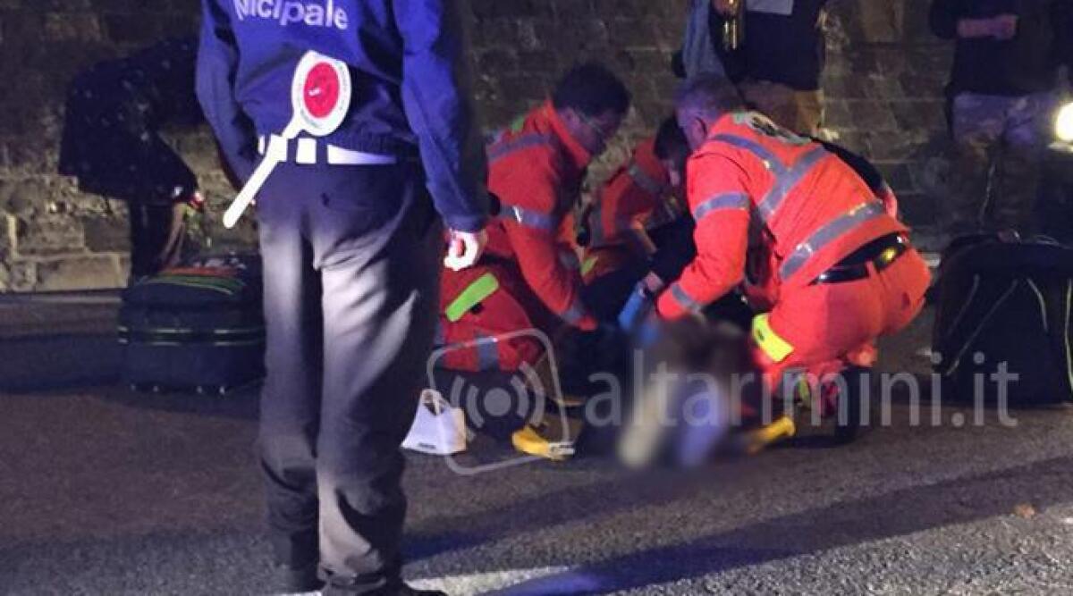 Paura per un 17enne di Novafeltria, investito da una Fiat Panda mentre attraversava la strada - 