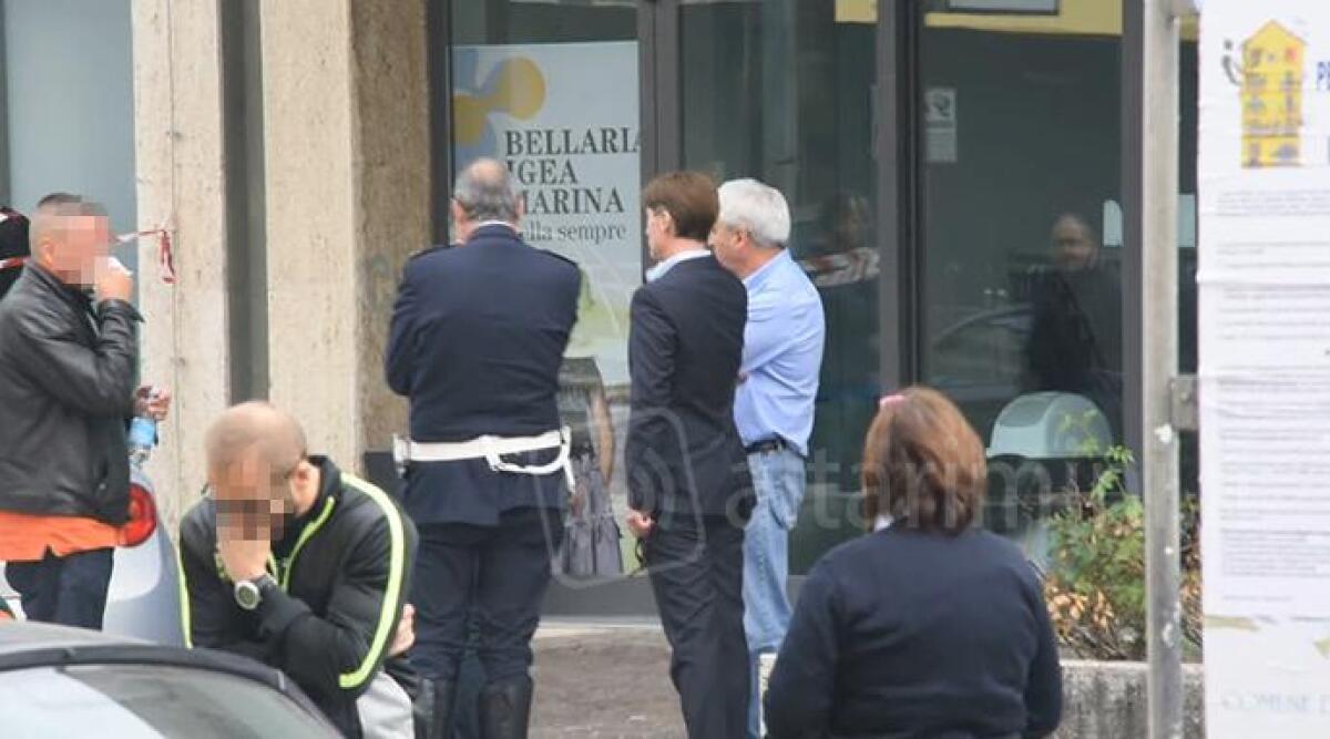 Tragedia a Bellaria: ispettore della Municipale si spara nel suo ufficio. Il corpo trovato dai colleghi - 