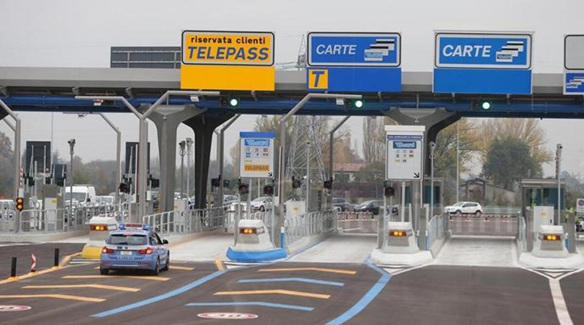 Intasca 7500 euro di pedaggi autostradali, casellante 'furbetta' in azione sull'A14 a Cattolica - 