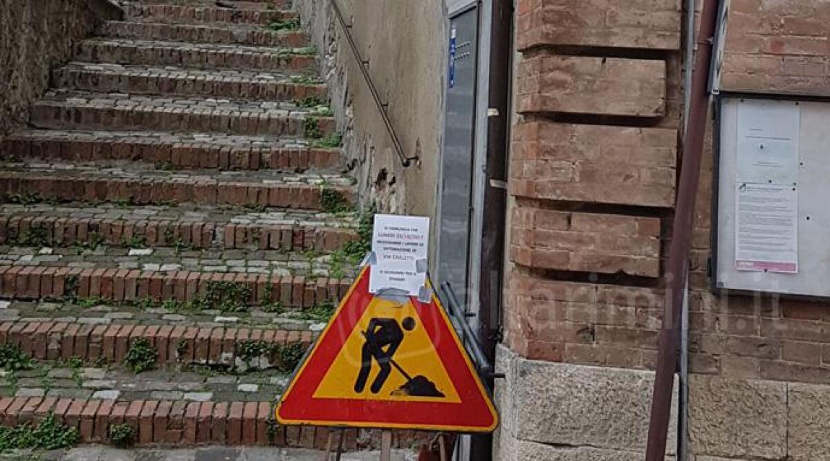 Nuovo look per la scalinata di via Carletti, ingresso principale di Verucchio: al via i lavori - 