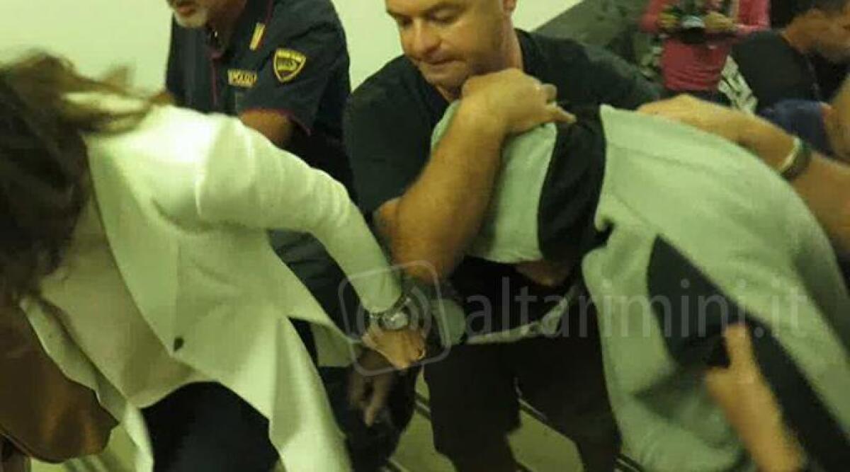 Stupri Rimini, 15enne magrebino picchia compagno di 'cella'. L'avvocato Ghiselli rinuncia al mandato - 