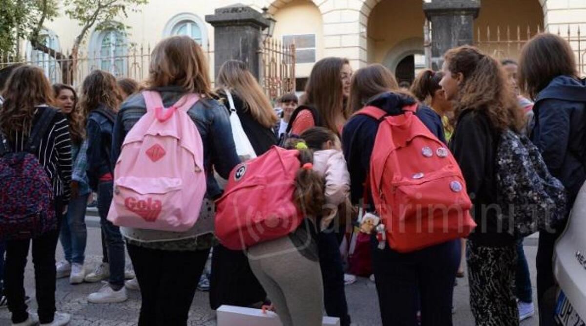 Scuola, obbligo genitori di andare a prendere i figli minori di 14 anni: da Rimini le critiche dell'Assessore - 