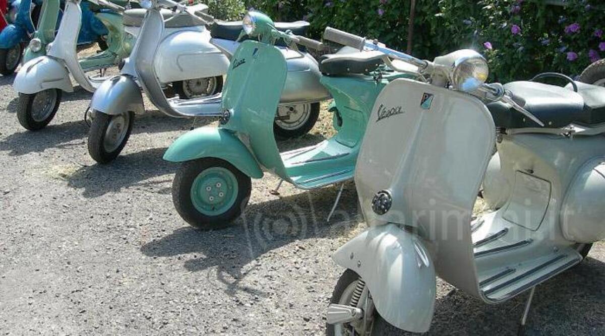 Compra Vespa Piaggio d'epoca su Internet, ma è una truffa. Santarcangiolese perde 550 euro -
