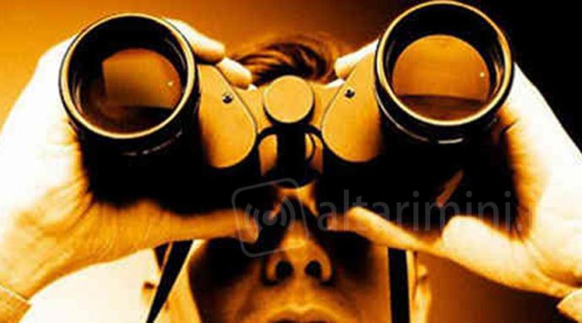 Scappa dallo stalker e si rifugia dalla sorella, ma lui continua a spiarla con binocolo: 33enne ricorre in appello - 