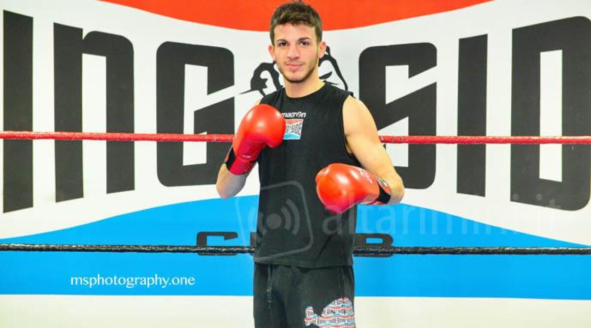 Nicol&ograve; Amore, giovane pugile riminese in lizza per il titolo di campione italiano categoria 64 kg - 