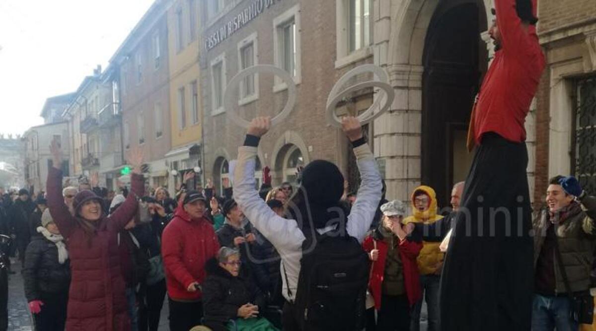 Un'allegra marcia per le vie del centro di Rimini per celebrare le persone con disabilit&agrave; - 