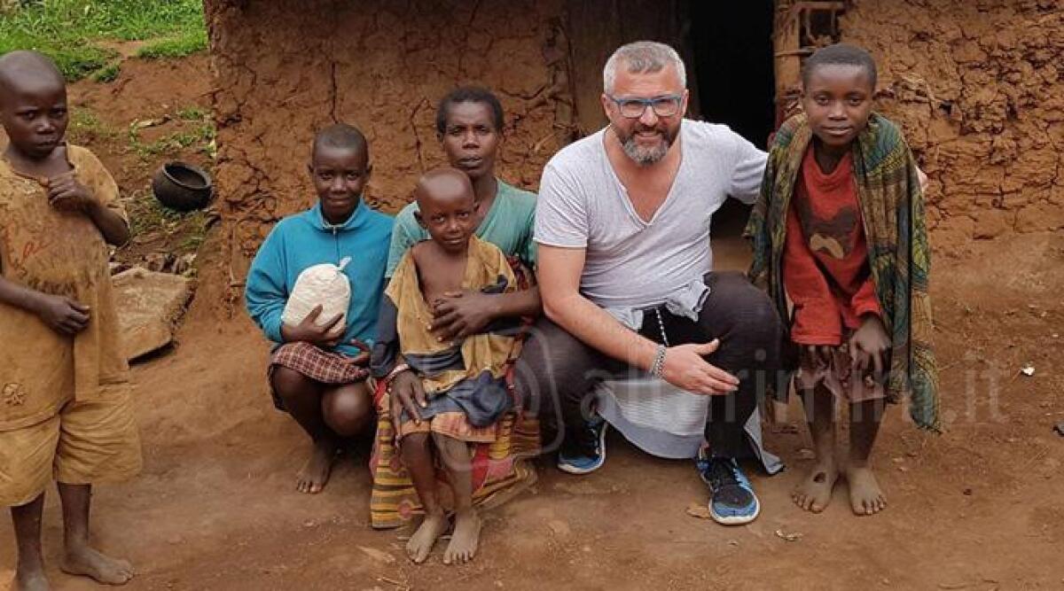 La 'faccia oscura' del Natale: messaggi sul web contro ong riminese che aiuta bambini poveri africani - 