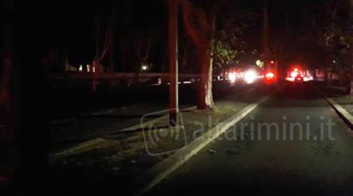 Boati in piena notte a Riccione, forti come l'esplosione di grossi ordigni. Fioccano segnalazioni - 