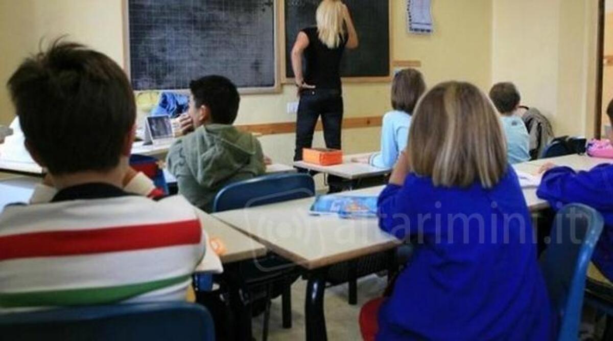 Mamma fa irruzione a scuola: spintona la bidella, scosta la maestra e inizia a fare lezione. E' successo a Rimini - Immagine di repertorio