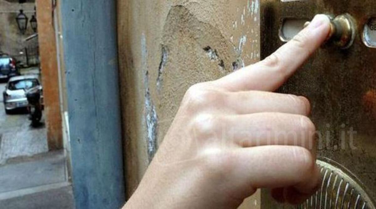 Suonano i campanelli e scappano, dispetti dei ragazzini in Valmarecchia. Quattordici indagati per stalking - 