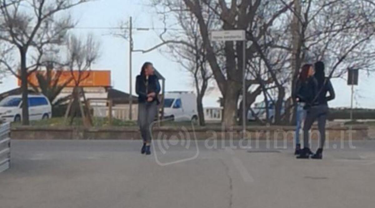 Prostitute in pieno giorno a Bellariva di Rimini, sesso perfino vicino le scuole e una chiesa - 