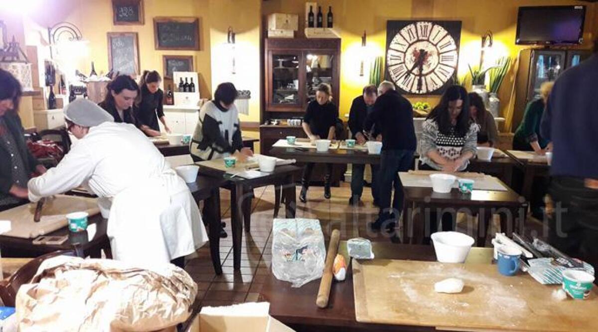 Guide turistiche alla scoperta delle eccellenze della cucina del riminese, tour in tre locali storici - 