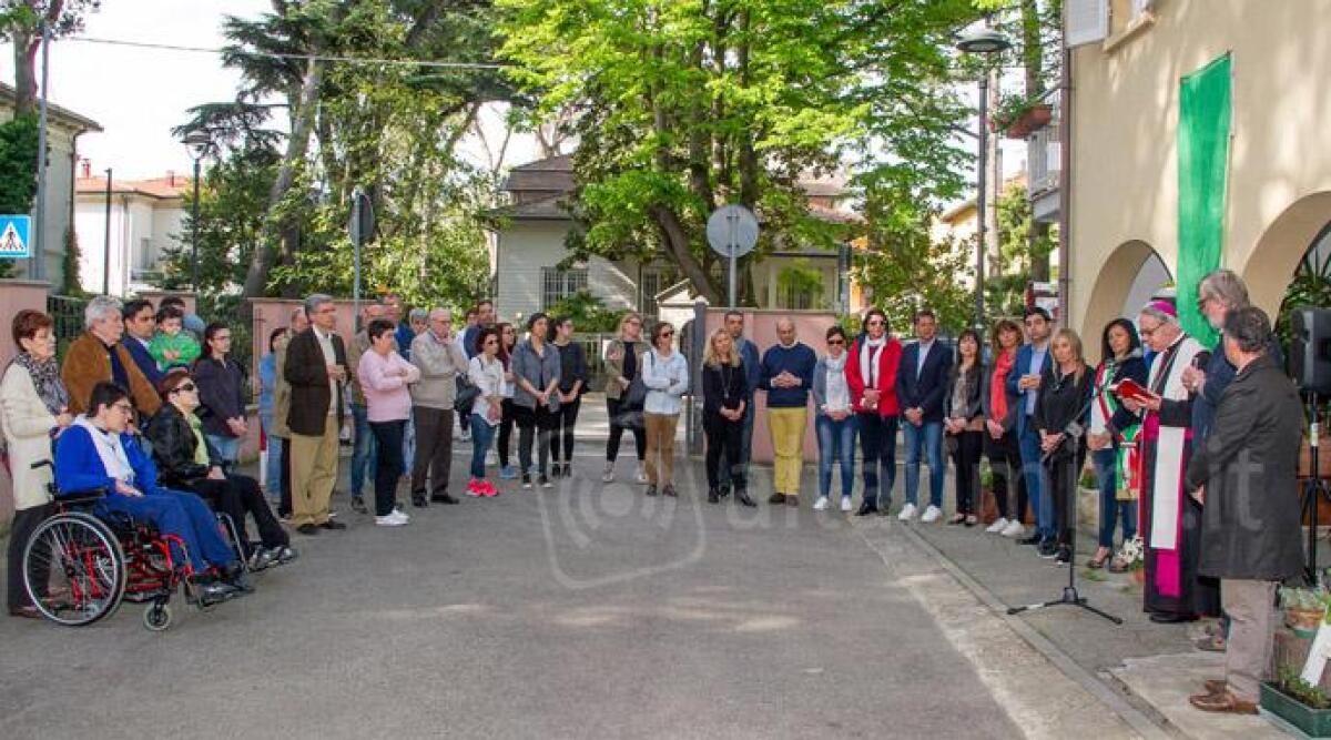 FOTO: intitolata a Don Oreste Benzi la casa del custode comunale di Riccione - 