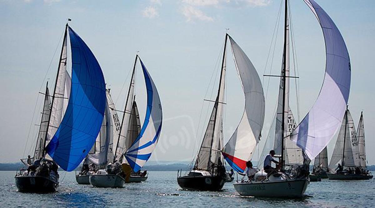 Vela, dal 21 al 26 maggio a Rimini il campionato italiano della classe Meteor: 50 scafi al via -