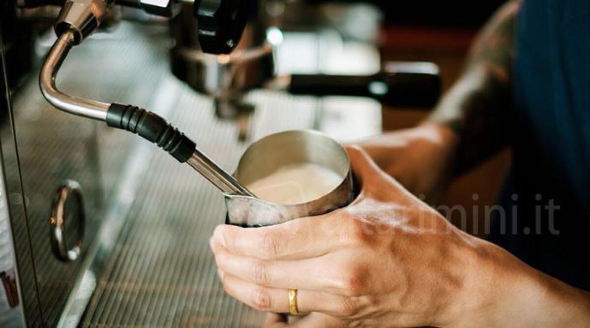 Rimini, offesa e insultata sul lavoro: titolare bar a giudizio. Sentiti come testi clienti del locale - 