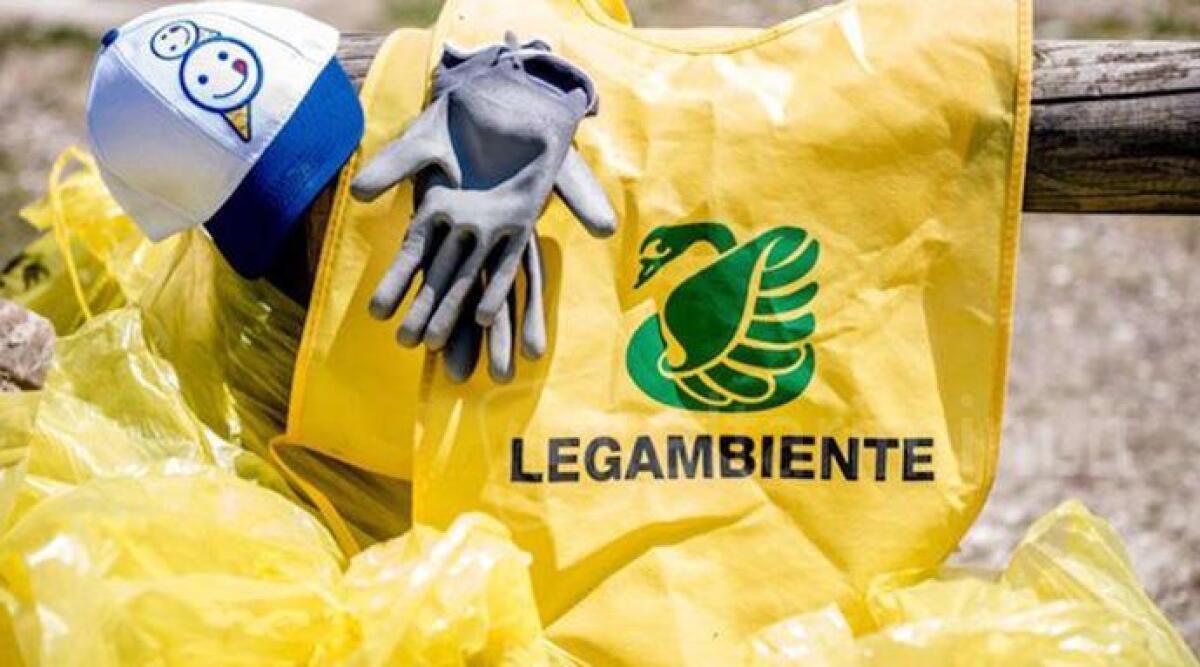 Domenica a Rimini la pulizia della spiaggia libera con Sammontana e Legambiente - 