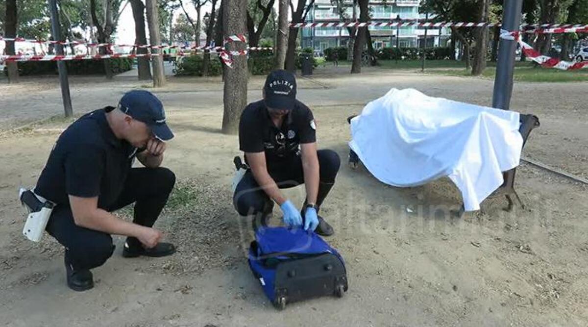 VIDEO: Rimini, muore su una panchina al parco giochi. Era un senzatetto di 62 anni -