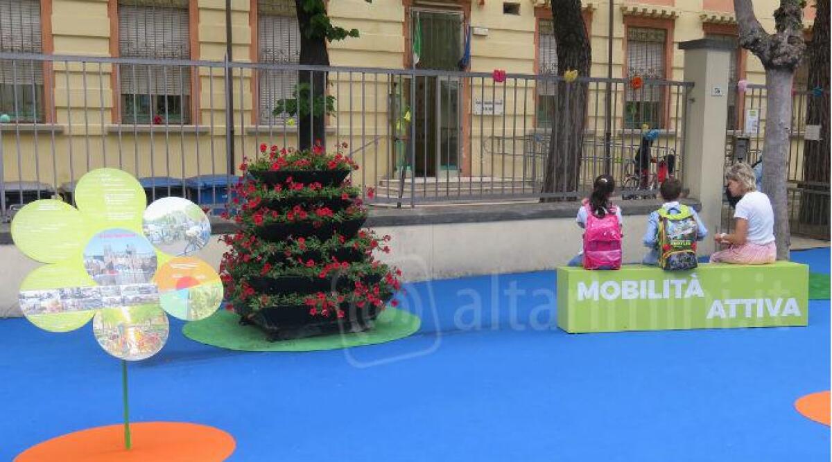 Rimini, niente auto davanti a scuola, l'esperimento alla De Amicis di via Gadames - 