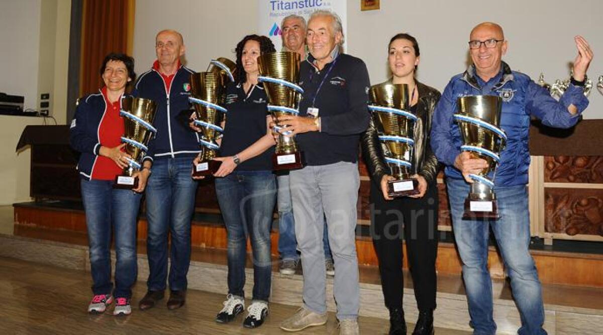Sfilata di auto storiche per le vie del Monte Titano, spettacolo San Marino Revival - 