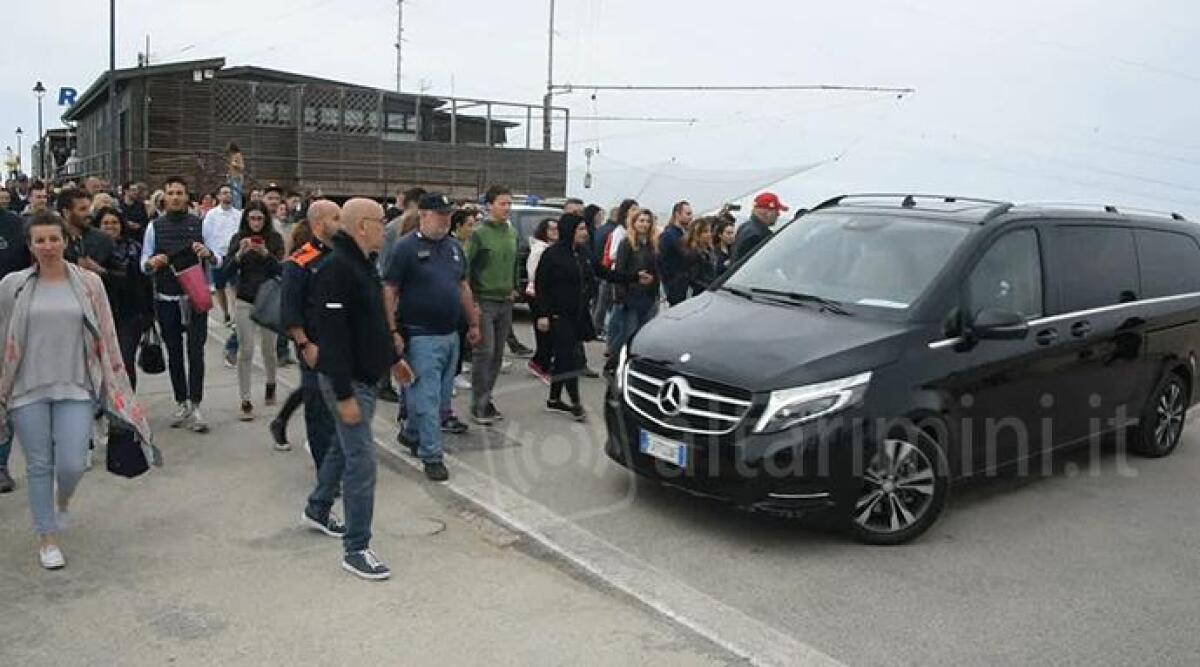Vasco Rossi &egrave; pronto per il tour, finite le prove nello studio di Rimini. Via ufficiale a Torino l'1 e 2 giugno - 