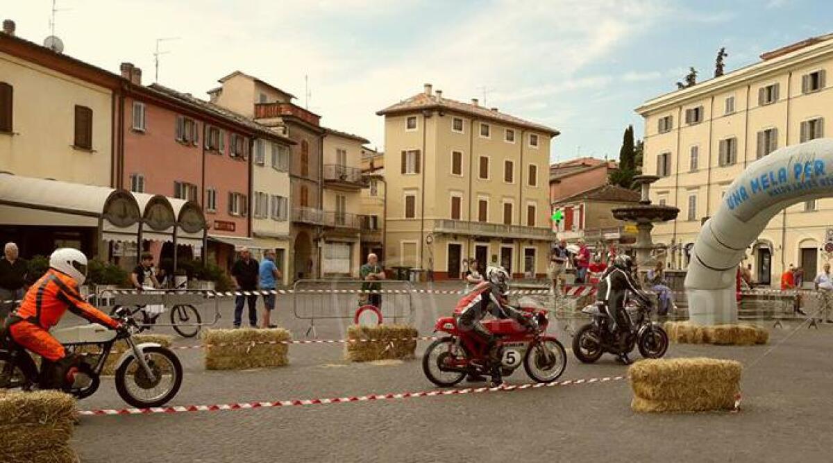 Moto storiche sfrecciano a Novafeltria, domenica appuntamento con i bolidi d'epoca - 