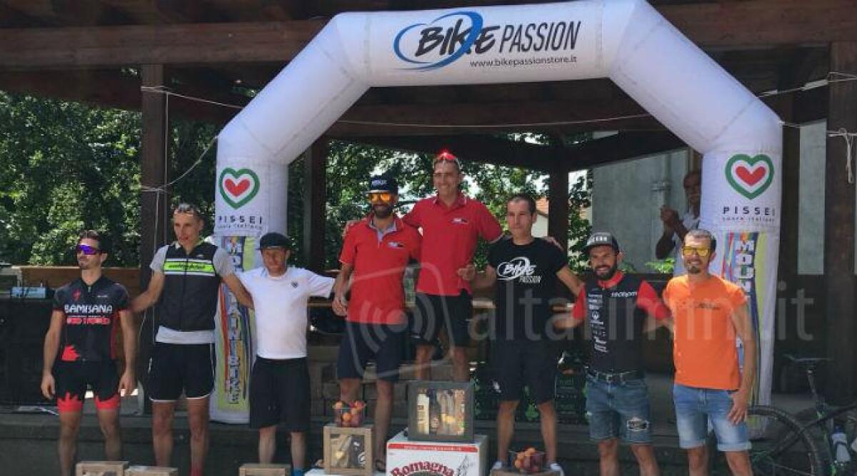 Ciclismo, Frecce Rosse Rimini protagonista alle Balze: Bucci stravince la "Sentieri del Fumaiolo" - 