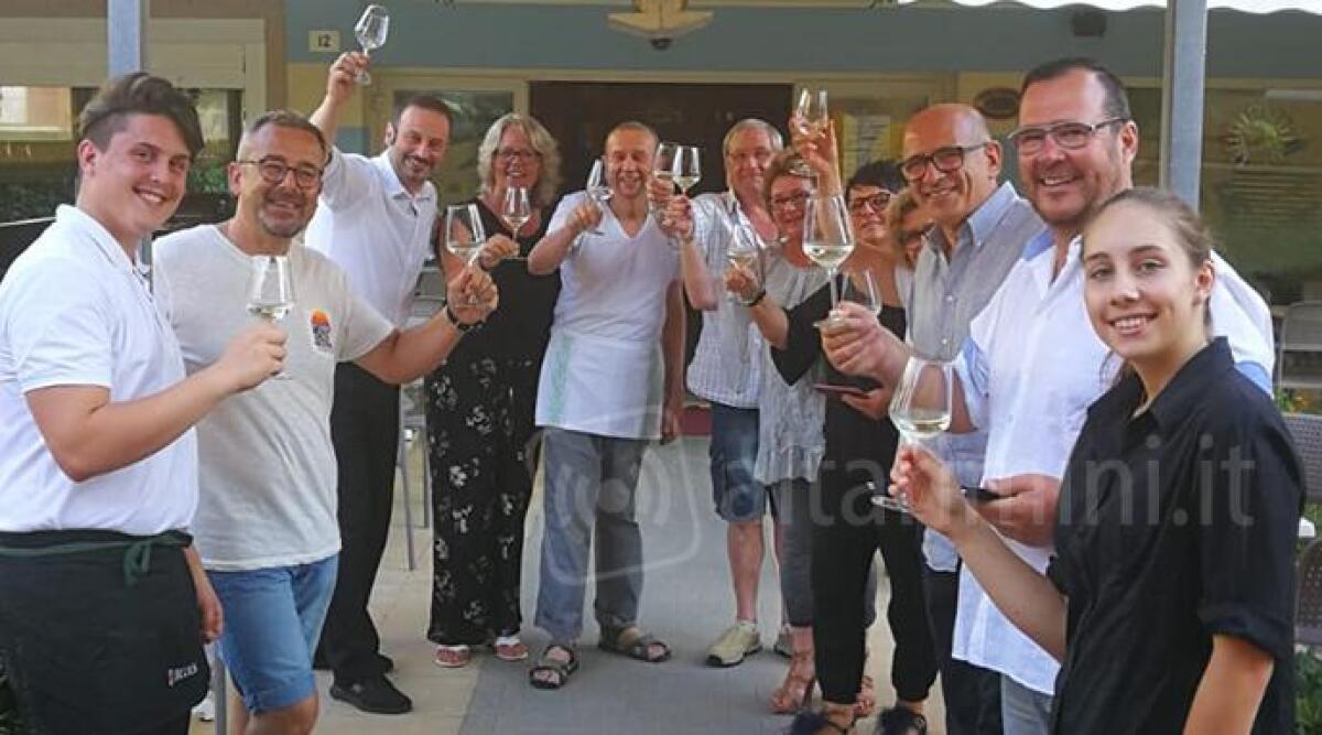 Turisti innamorati di Torre Pedrera: premiati i fedelissimi all'hotel Du Lac -