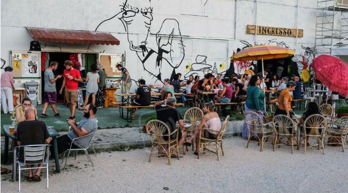 Rimini, pastasciutta antifascista: in tanti a tavola contro odio, razzismo e corruzione - 