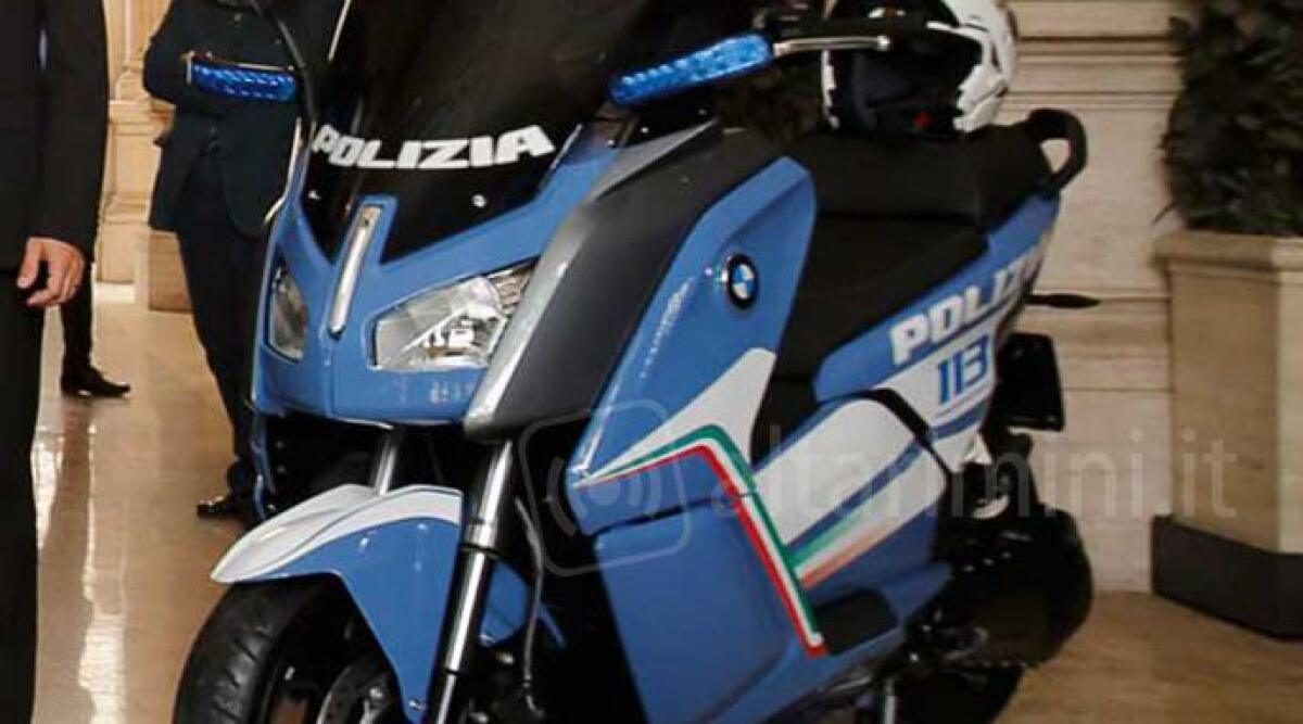 Rimini, la polizia controller&agrave; i centri storici a bordo di scooter elettrici Bmw - 
