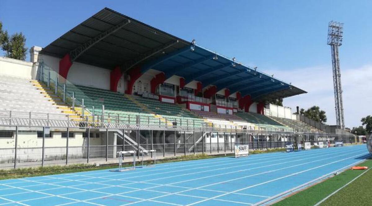 Stadio Romeo Neri, iniziati i lavori di sostituzione della copertura della tribuna centrale - Archivio