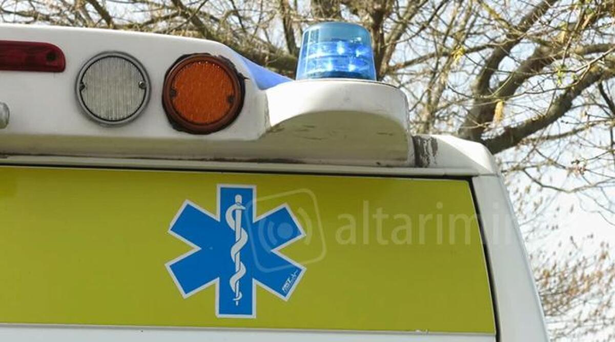 Montebello di Torriana, uomo impiccato al ramo di un albero - Archivio