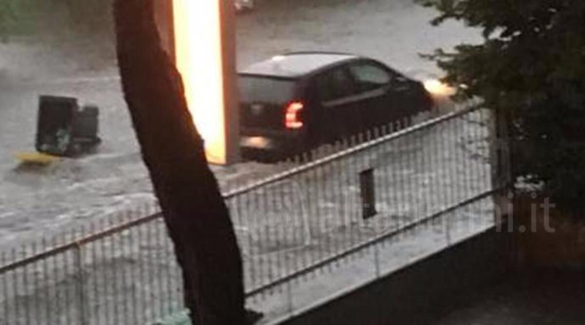 Bomba d'acqua e nubifragio a Rimini e dintorni. Enorme quantit&agrave; di pioggia in poco tempo - 
