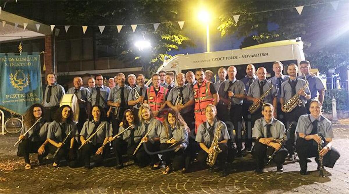 Nuove divise per la Banda Musicale di Perticara: un dono dalla Croce Verde di Novafeltria - 