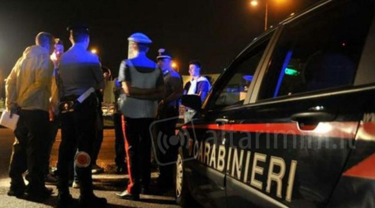 Borseggiatori scatenati in discoteca a Misano, a caccia di portafogli e cellulari: arrestati - 