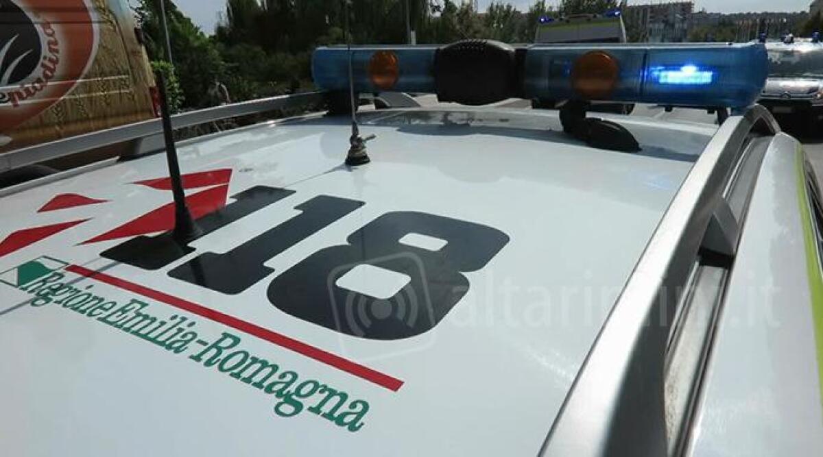 Cattolica, investito da un'auto: grave pedone 63enne -