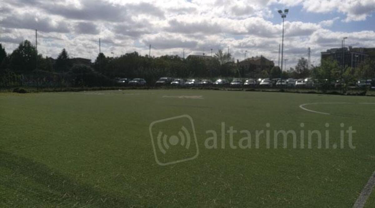 Cattolica, al via i lavori allo stadio Calbi: nuovo terreno in sintetico e opere di manutenzione -